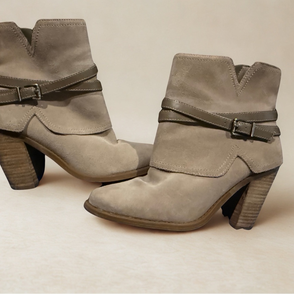 Jessica Simpson Boots Womens Size 6 Cainn Taupe Tan Ankle Booties Block C3